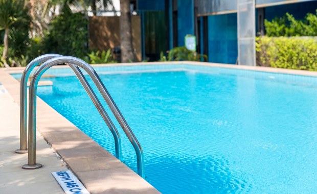 Dziecko wessane do rury basenowej. Tragiczna śmierć 8-latki