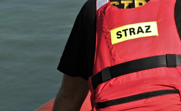 Dziecko zaczęło tonąć. Poszukiwania ojca, który ruszył na ratunek