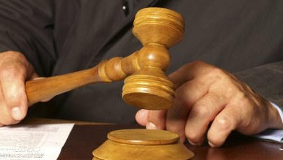 Dziecko zginęło w wypadku. Równa kara dla rodziców i sprawcy 