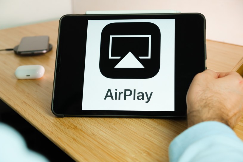 Dzięki Airplay prześlesz obraz z iPhone'a albo iPada na tv.