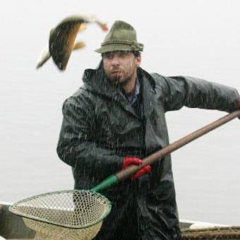 Dzięki czeskim i słowackim rybakom karpie potaniały /AFP