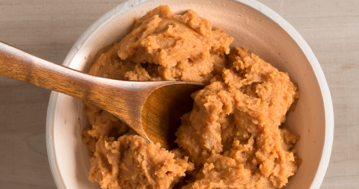Dzięki fermentacji pasta miso wspomaga florę jelitową, a regularne spożywanie może mieć korzystny wpływ na układ odpornościowy i metabolizm /123RF/PICSEL