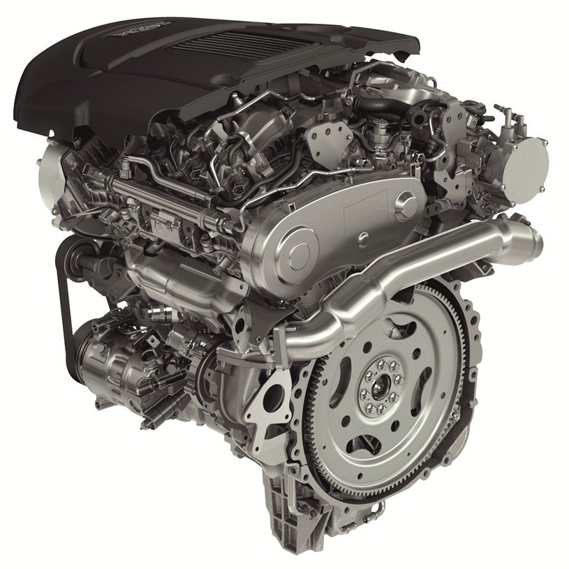 Dzięki mniejszej masie auta, diesel 3.0 TDV6 258 KM (na fot.) zapewnia osiągi, jak 4.4 TDV8 313 KM w aucie 3. generacji. /Land Rover