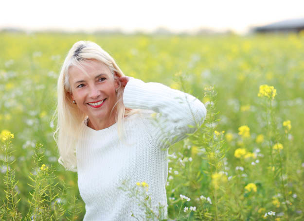 Dzięki naszym naparom możesz przyjść menopauzę z uśmiechem na twarzy /123RF/PICSEL