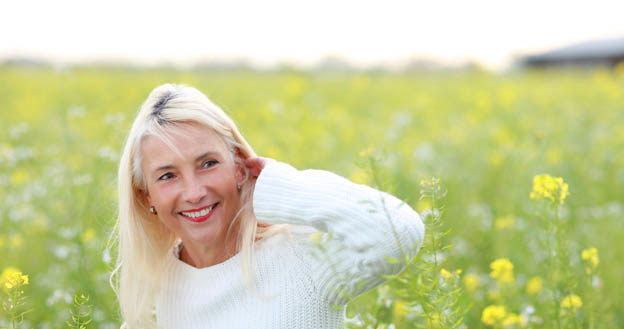 Dzięki naszym naparom możesz przyjść menopauzę z uśmiechem na twarzy /123RF/PICSEL