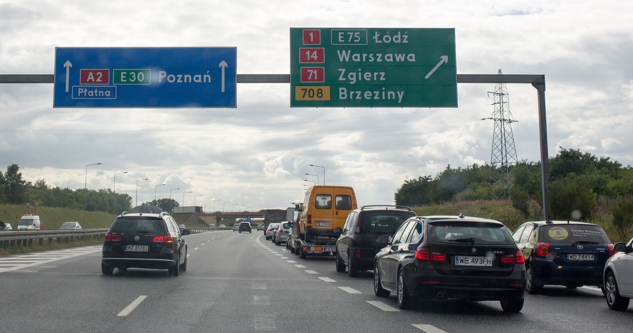 Dzięki nowej drodze takie widoki przejdą do historii /Andrzej Iwańczuk /Reporter