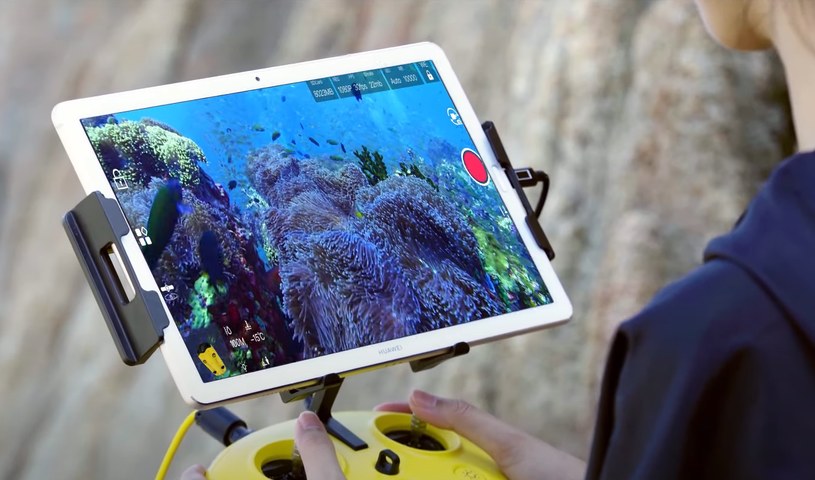 Dzięki podwodnemu dronowi Gladius Mini S możemy transmitować obraz on-line bezpośrednio do sieci /YouTube
