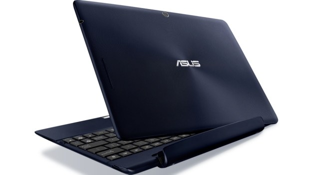 Dzięki swojej zwartej konstrukcji Asus Transformer może wedle potrzeb zmieniać z tabletu w netbook /Informacja prasowa