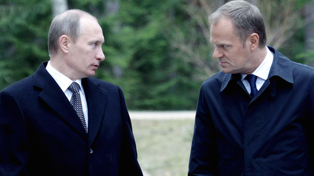 Dzięki TVP, uroczystości z udziałem premierów Tuska i Putina mogła obserwować cała Europa /AFP