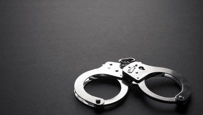 Dzięki ukochanej wyszedł z więzienia. Później to on musiał za nią wpłacić kaucję