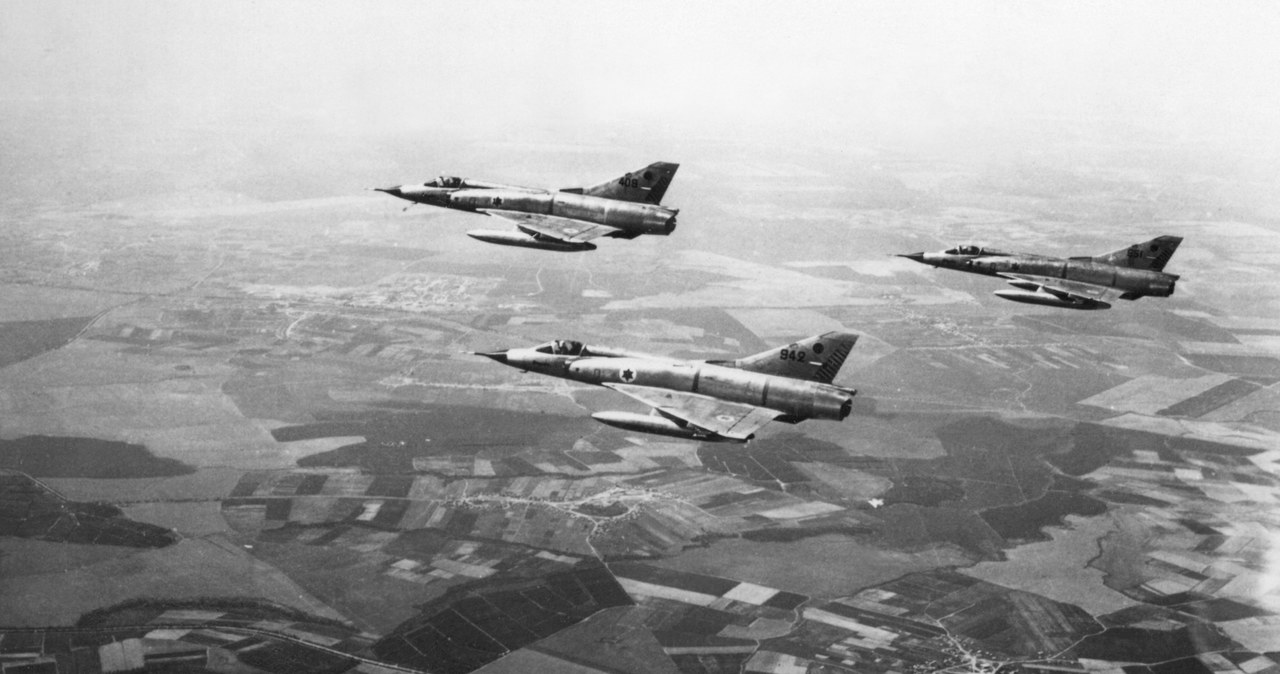 Dzięki wiedzy na temat MiG-a 21 Izrael doskonale poradził sobie z egipskim lotnictwem podczas wojny sześciodniowej. Na zdjęciu izraelskie samoloty Mirage w 1967 roku. /AFP