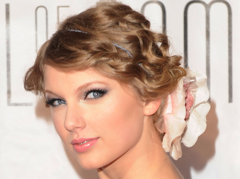 Dzięki wyeksponowaniu oku Taylor Swift zyskała nieco drapieżny wygląd &nbsp; /Getty Images/Flash Press Media