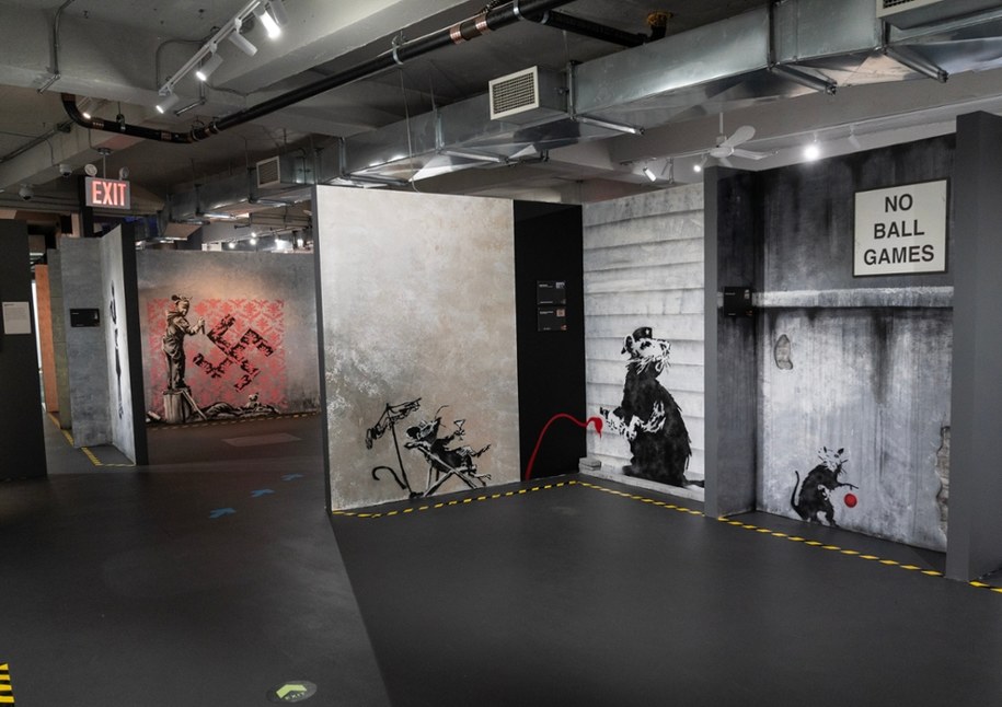 Dzieła Banksy'ego w muzeum w Nowym Jorku /Shutterstock