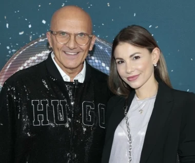 Dzieli ich aż 26 lat! Czworonóg pomógł mu zdobyć serce ukochanej