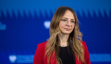 Dziemianowicz-Bąk mówi o groźbie utraty 11 mld zł. "Bierze odpowiedzialność"