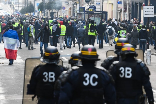 Dzień apokalipsy w Paryżu? Anarchiści planują najazd na stolicę /Tesson/ANDBZ/ABACA /PAP/EPA