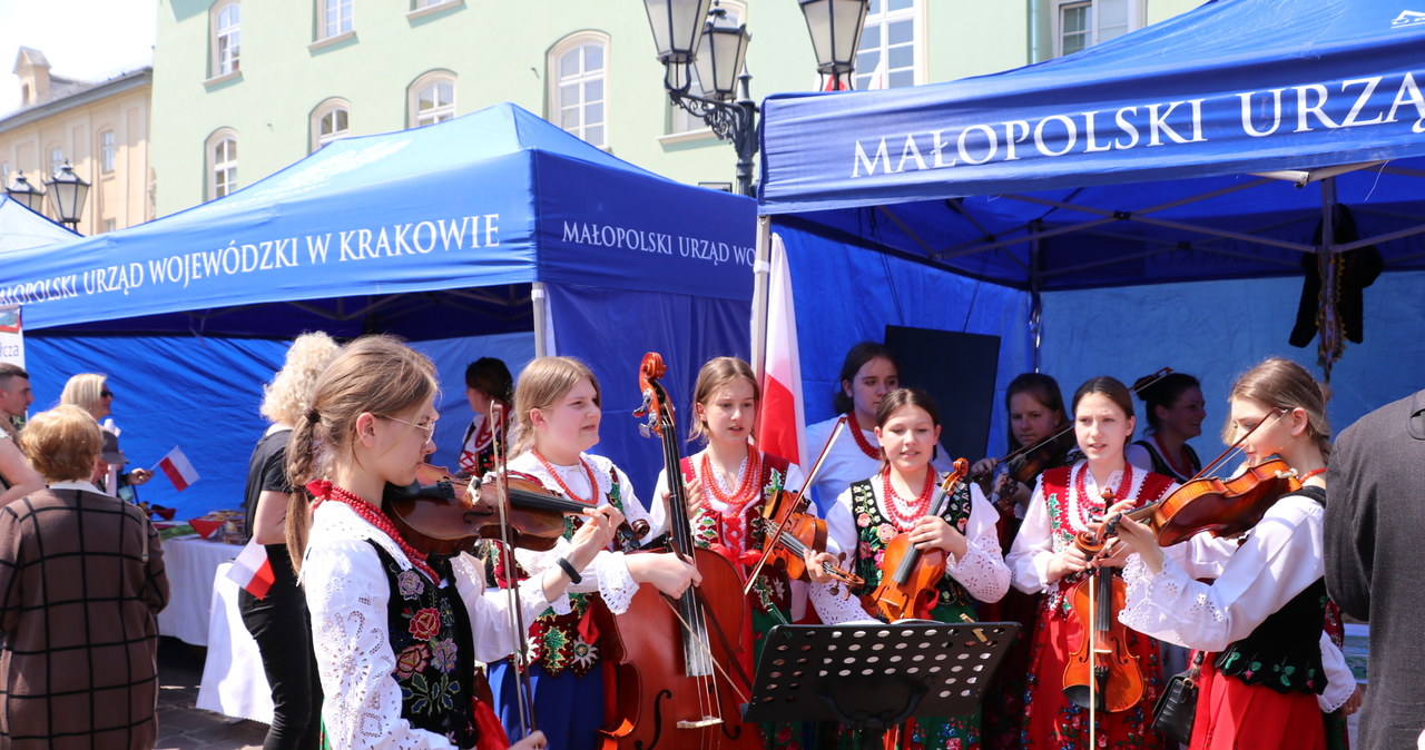 Dzień Flagi na Małym Rynku w Krakowie