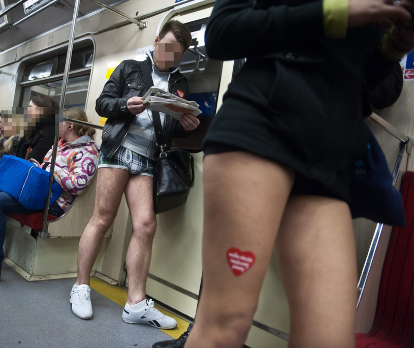 Dzień jazdy metrem bez spodni /East News