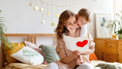 Dzień Matki 2023. Podpowiadamy, jaki prezent podarować mamie