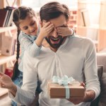 Dzień Ojca 2022. Kiedy wypada? Pomysły na prezent dla taty