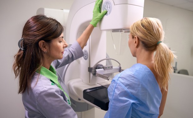 ​Dzień Walki z Rakiem Piersi. Jakie badania są dostępne bezpłatnie? 