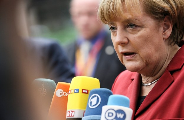 Dziennik "Die Welt" twierdzi, że w dokumentach NSA znajdował się numer poprzedniej komórki Merkel, używanej przez nią od października 2009 do lipca 2013 roku /JULIEN WARNAND /PAP/EPA