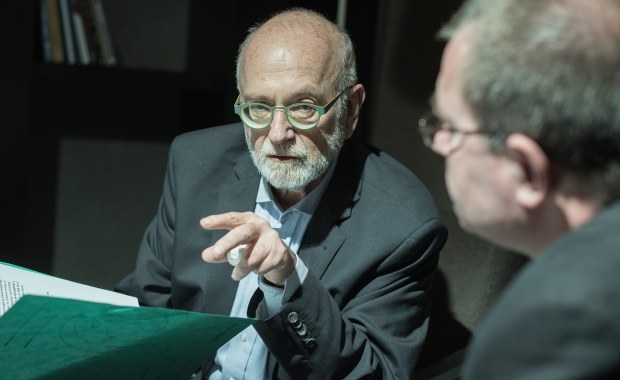 Dziennikarz dotarł do raportu wywiadu ws. katastrofy smoleńskiej? Jest reakcja szefa MON