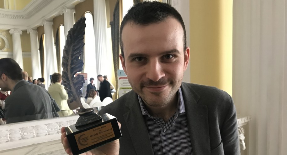Dziennikarz RMF FM Michał Dobrołowicz z nagrodą "Złote Pióro 2018" /Michał Dobrołowcz /