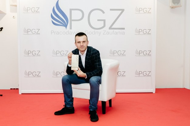 Dziennikarz RMF FM, nasz redakcyjny kolega Michał Dobrołowicz odebrał właśnie Nagrodę Dziennikarską w 9. edycji Konkursu "Pracodawca Godny Zaufania" /Joanna Paxton /