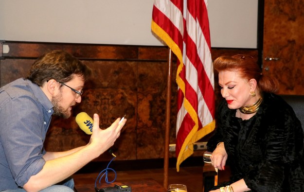 Dziennikarz RMF FM Paweł Balinowski w trakcie rozmowy z ambasador USA w Polsce Georgette Mosbacher /Jacek Skóra /RMF FM