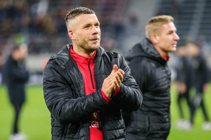 Dziennikarz wywróżył bramkę. Łukasz Podolski zachęca go do...