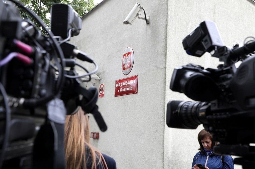 Dziennikarze czekają na wyrok sądu w spraiwe Kajetana P. /Piotr Molecki /East News
