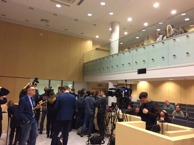 Dziennikarze i publiczność oczekujący na rozpoczęcie procesu /Adam Górczewski /RMF FM