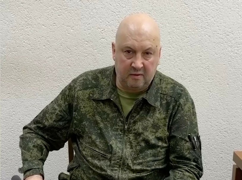 Dziennikarze nie potrafią wyjaśnić, dlaczego żona generała Siergieja Surowikina zarobiła fortunę od czasu agresji Rosji na Ukrainę /East News