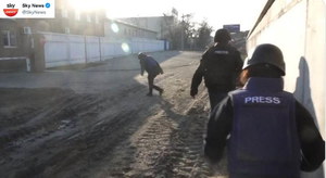 Dziennikarze Sky News ostrzelani przez rosyjskie wojsko pod Kijowem