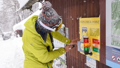 Dziesiątki turystów utknęły w schroniskach w Tatrach. "Mamy zapas żywności. Jest nam ciepło"