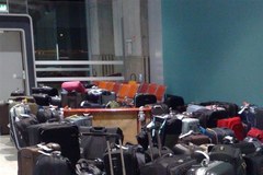 Dziesiątki tysięcy bezpańskich bagaży na paryskim lotnisku