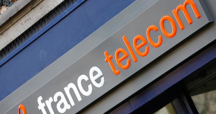 Dziesięć lat po fali samobójstw we francuskim Telekomie, trzech jego byłych menedżerów zostało skazanych za mobbing /Deutsche Welle