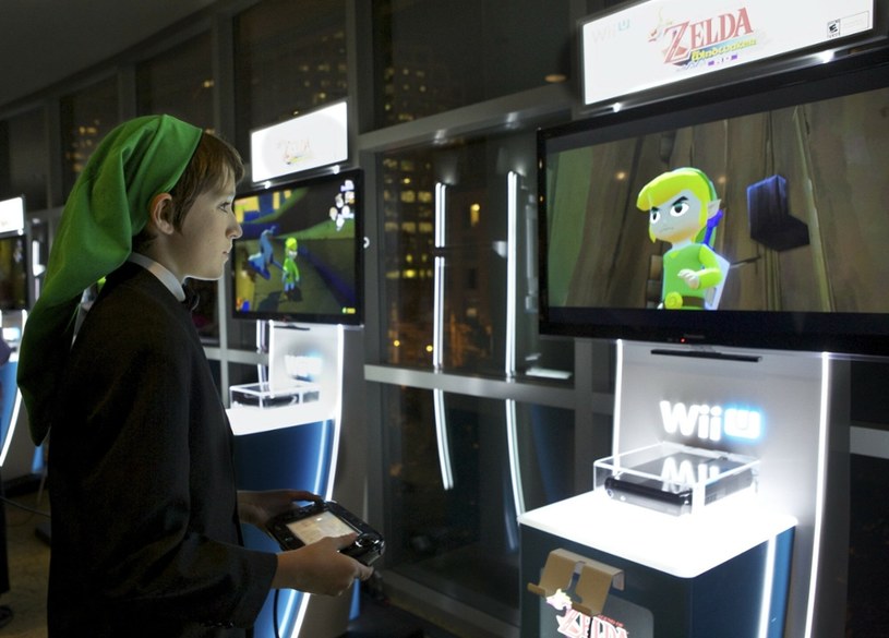 Dziewczyna grająca na konsoli Nintendo Wii U /Invision/Invision/East News /East News