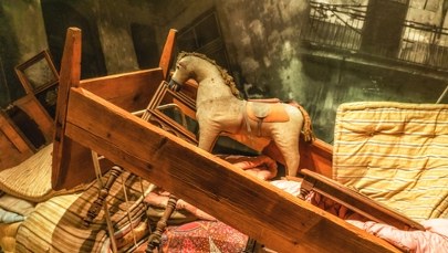 ​Dziewczynka z Listy Schindlera. "Niusia" ujawnia tajemnicę metalowego pudełeczka