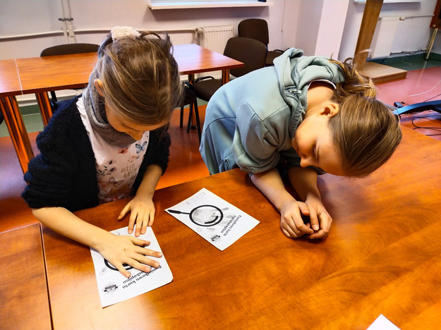 Dziewczynki pomogły swojej babci wzywając pogotowie /KPP Piaseczno /