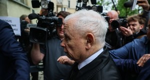Dziewięć godzin Kaczyńskiego w prokuraturze