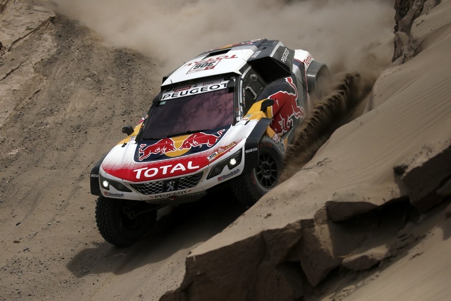 Dziewięciokrotny rajdowy mistrz świata Francuz Sebastien Loeb na trasie /David Fernández    /PAP/EPA