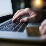 Dziewięcioro obcokrajowców odpowie za oszustwa bankowe