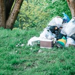 Dzikie wysypiska to wciąż ogromny problem. W Polsce są ich tysiące