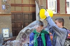 Dziś lany poniedziałek! Cała Polska oblewa się wodą