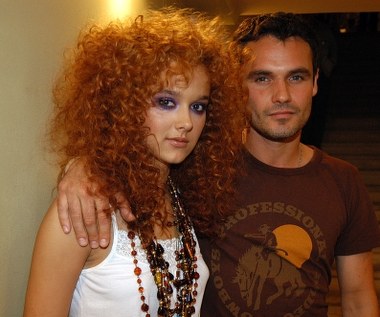 Dziś mało kto o tym pamięta, ale aktor związany był z młodszą o 16 lat piosenkarką Moniką Brodką. Romans gwiazdorskiej pary zakończył się w 2006 roku (Wieczorkowski miał wówczas 34 lata, wokalistka - zaledwie 18).