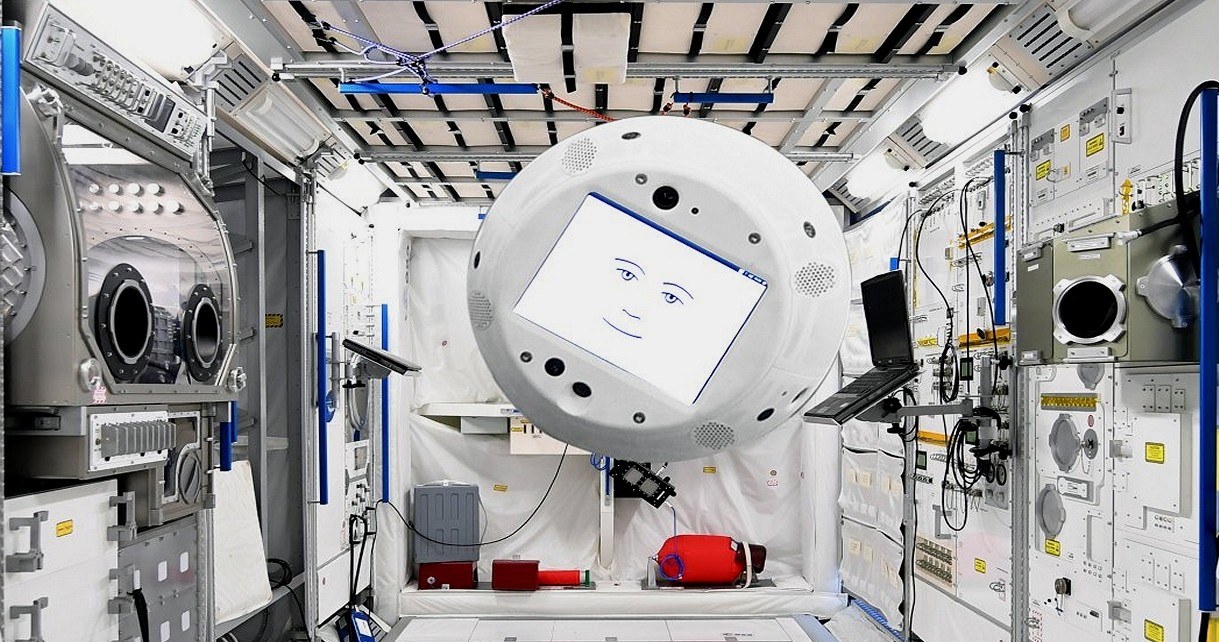 Dziś na orbitę leci inteligentny robot od IBM-a. Pomoże astronautom w badaniach /Geekweek
