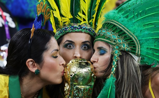 Dziś ostatnie mecze w grupach A i B na mundialu. Kto ma szansę na awans? 