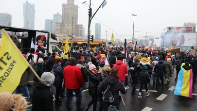 Dziś protesty po śmierci ciężarnej 33-latki. Demonstracje w ponad 40 miastach